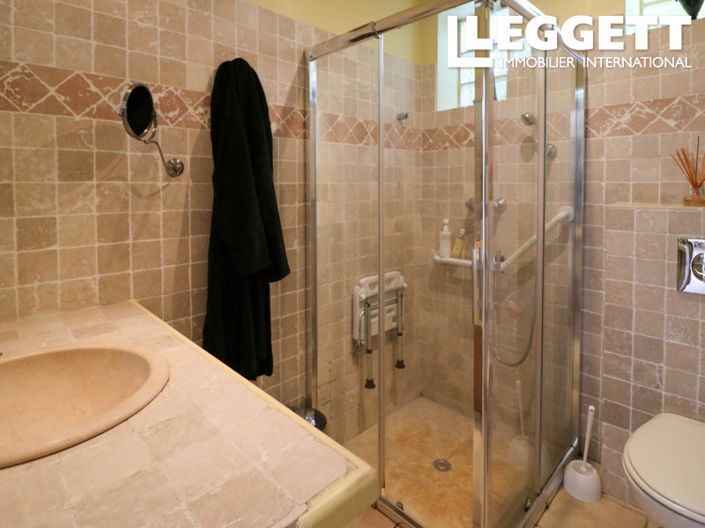 Image No.7-7 Bed House for sale