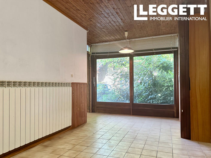 Image No.10-3 Bed House for sale