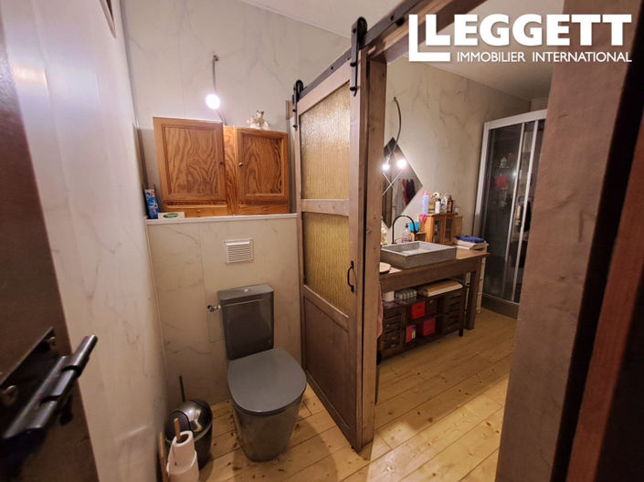 Image No.9-2 Bed House for sale