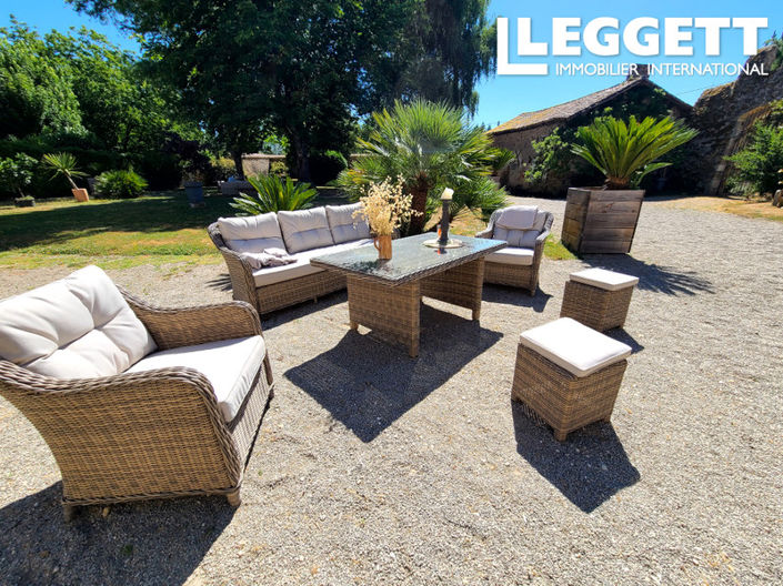 Image No.6-10 Bed House for sale