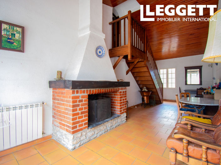 Image No.6-5 Bed House for sale