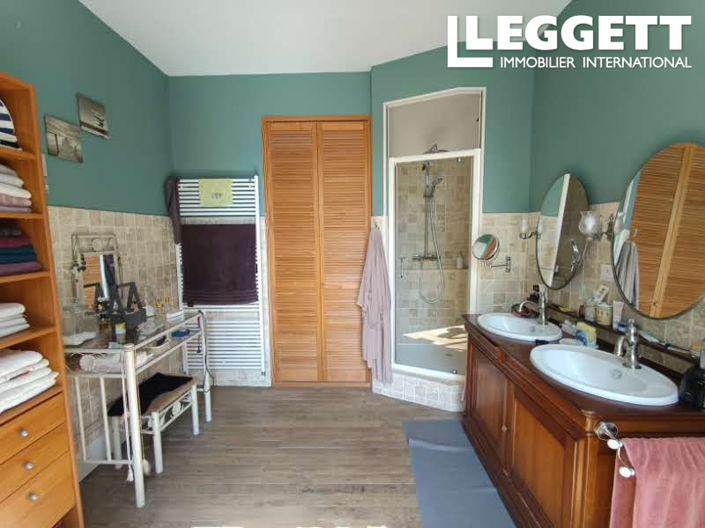 Image No.6-6 Bed House for sale