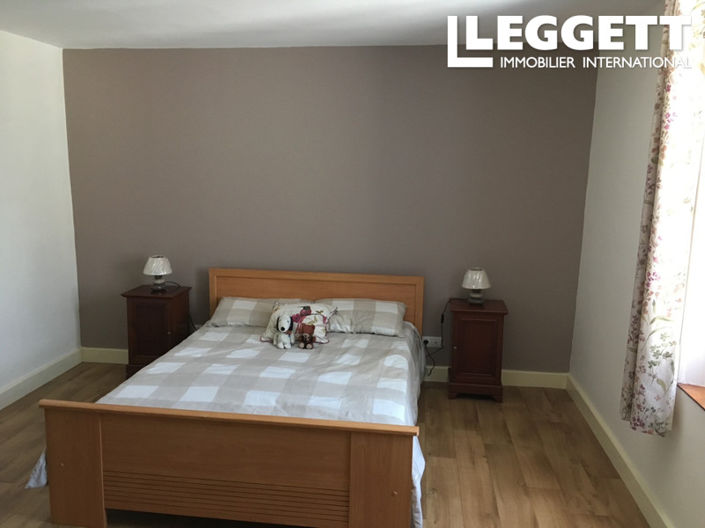 Image No.7-4 Bed House for sale