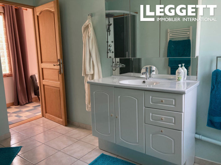 Image No.9-4 Bed House for sale