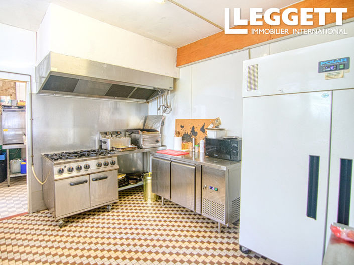 Image No.5-4 Bed Commercial for sale