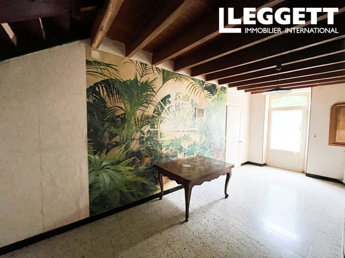 Image No.6-6 Bed House for sale