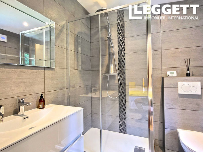 Image No.8-4 Bed House for sale