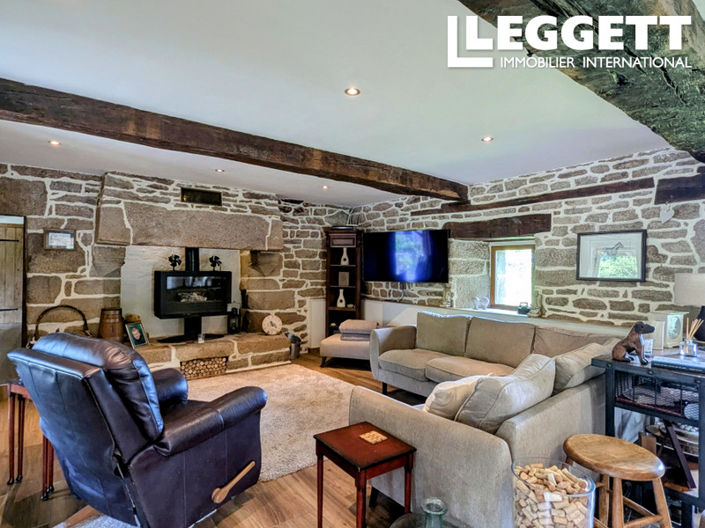 Image No.7-7 Bed House for sale