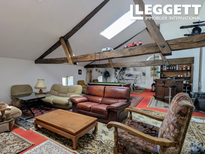 Image No.7-8 Bed House for sale