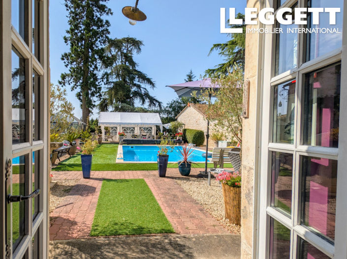 Image No.9-8 Bed House for sale