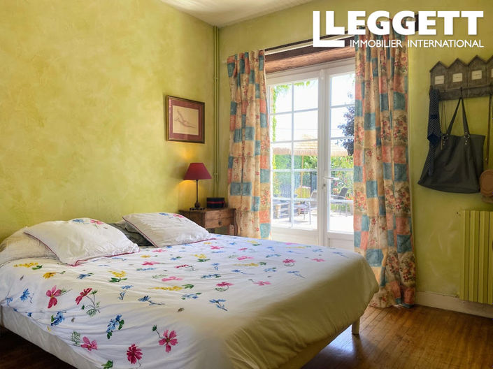 Image No.7-7 Bed House for sale