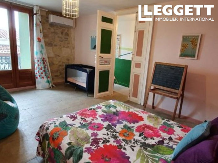 Image No.8-5 Bed House for sale