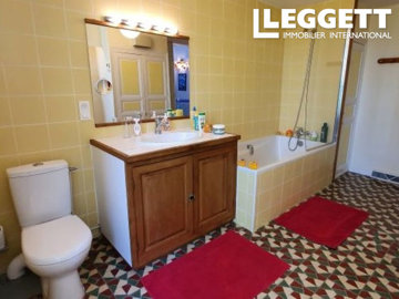 ahr0chm6ly9jzg4uagvzdglhlmltbw8vaw1hz2uvvevom