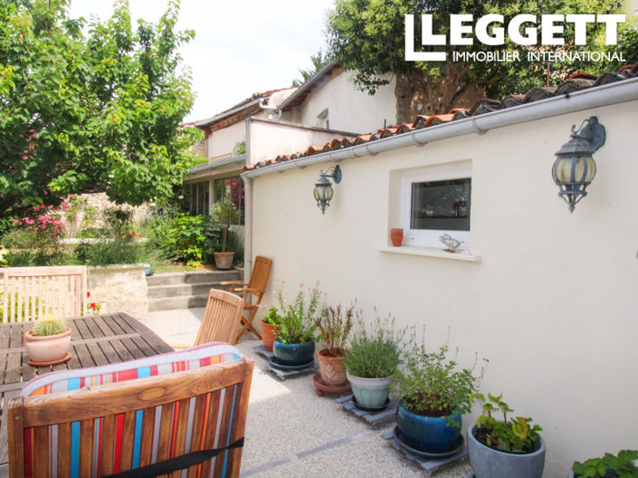 Image No.10-3 Bed House for sale