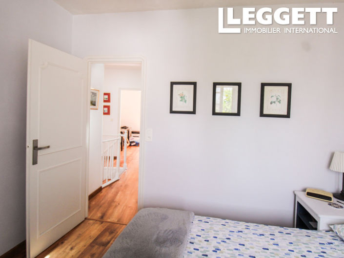 Image No.8-3 Bed House for sale