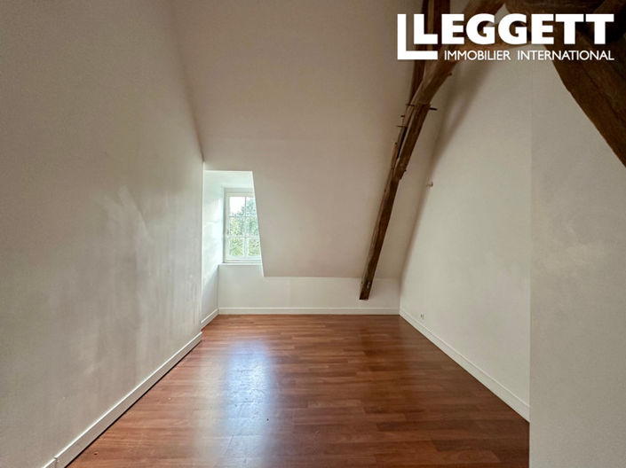 Image No.8-6 Bed House for sale