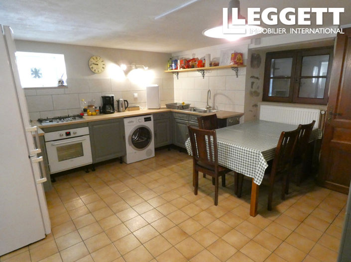 Image No.8-5 Bed House for sale