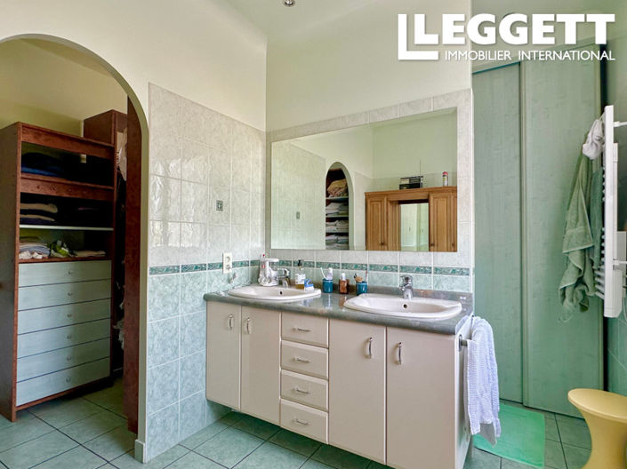 Image No.9-5 Bed House for sale