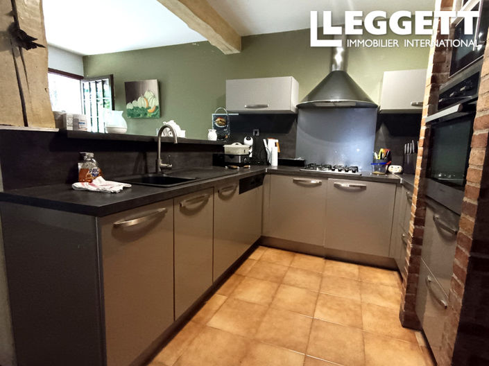 Image No.6-4 Bed House for sale