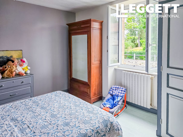 Image No.10-4 Bed House for sale