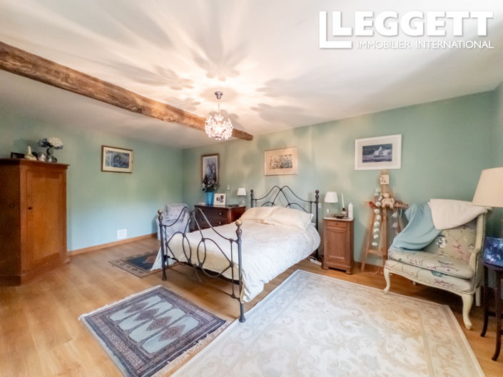 Image No.9-4 Bed House for sale