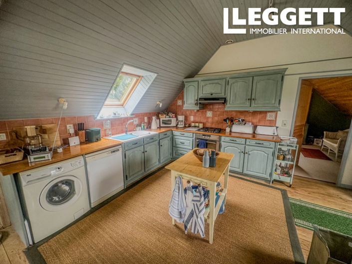 Image No.8-5 Bed House for sale