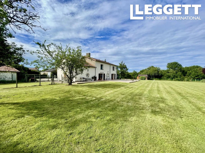 Image No.8-4 Bed House for sale