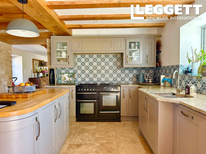 Image No.3-6 Bed House for sale