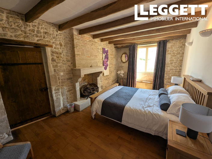 Image No.9-6 Bed House for sale