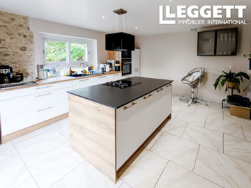 ahr0chm6ly9jzg4uagvzdglhlmltbw8vaw1hz2uvvevom