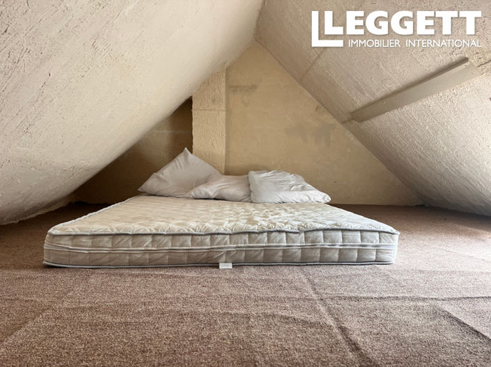 Image No.5-2 Bed House for sale