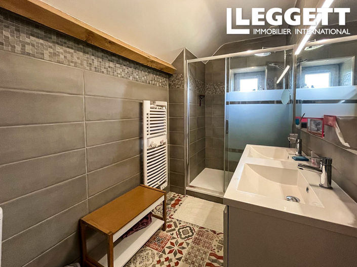 Image No.10-4 Bed House for sale