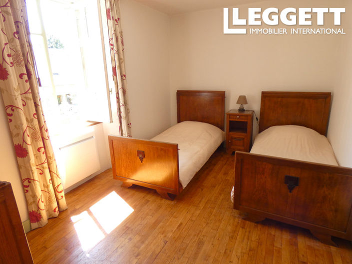 Image No.4-7 Bed House for sale