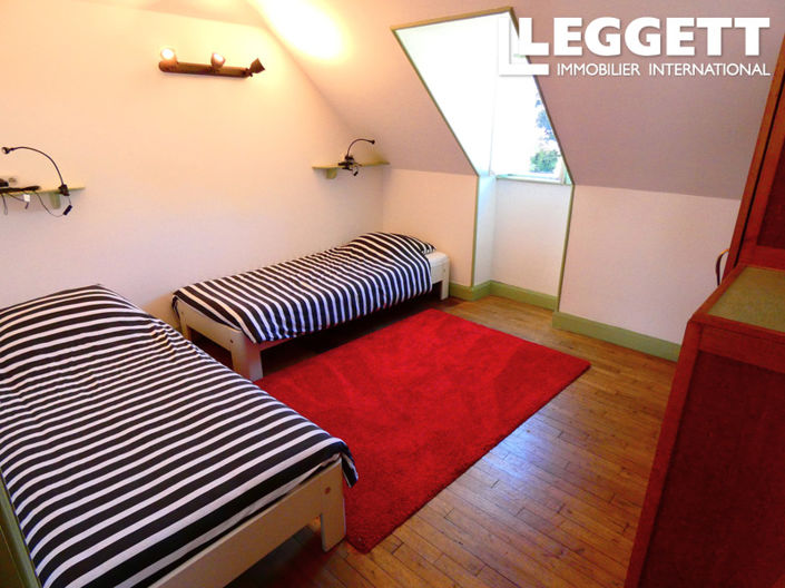 Image No.7-7 Bed House for sale