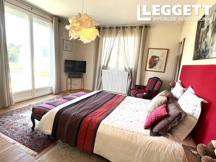 Image No.7-5 Bed House for sale