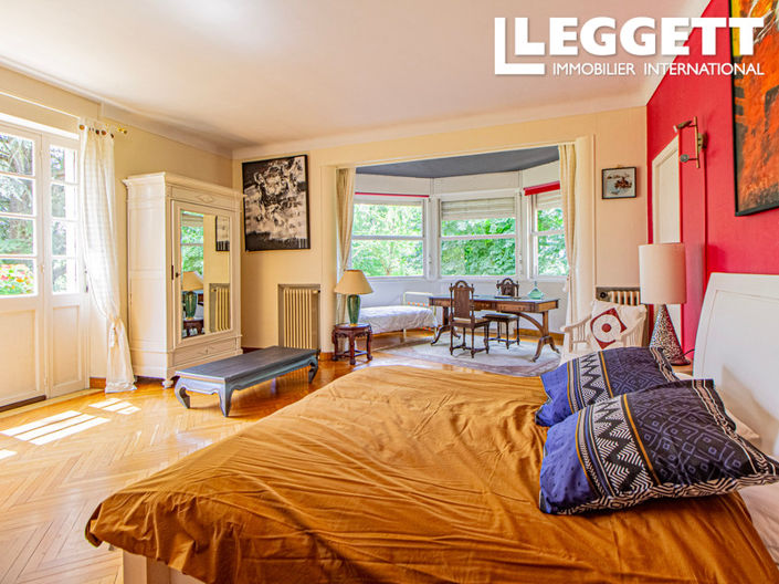 Image No.6-12 Bed House for sale