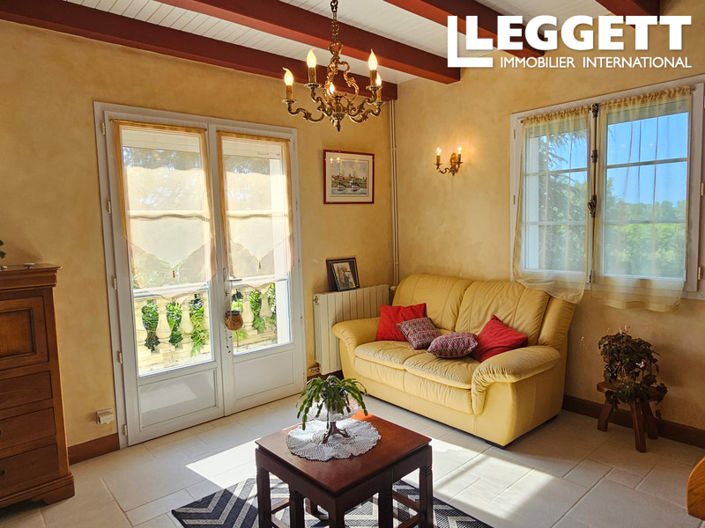 Image No.8-5 Bed House for sale