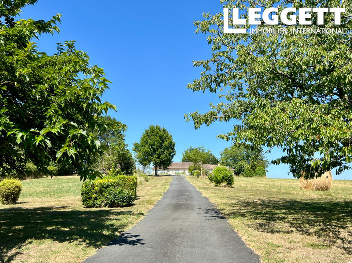 Image No.2-4 Bed House for sale