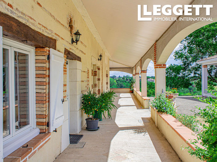 Image No.2-8 Bed House for sale