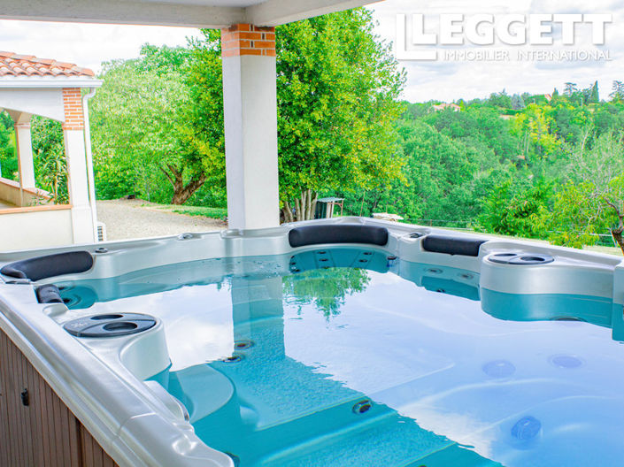 Image No.3-8 Bed House for sale