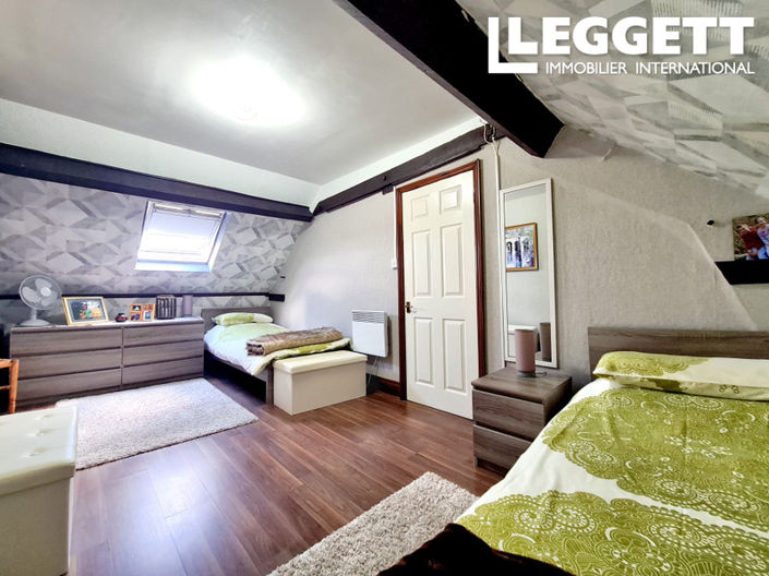 Image No.6-5 Bed House for sale