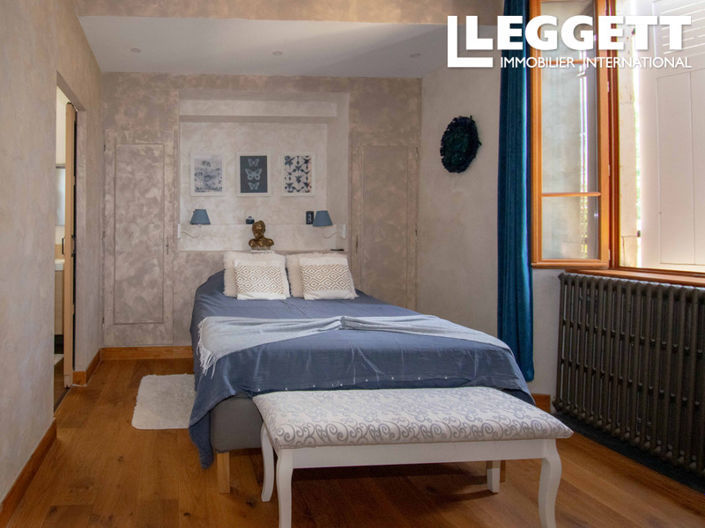 Image No.8-4 Bed House for sale