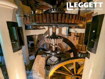 ahr0chm6ly9jzg4uagvzdglhlmltbw8vaw1hz2uvvevom