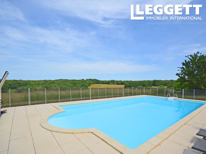 Image No.7-7 Bed House for sale