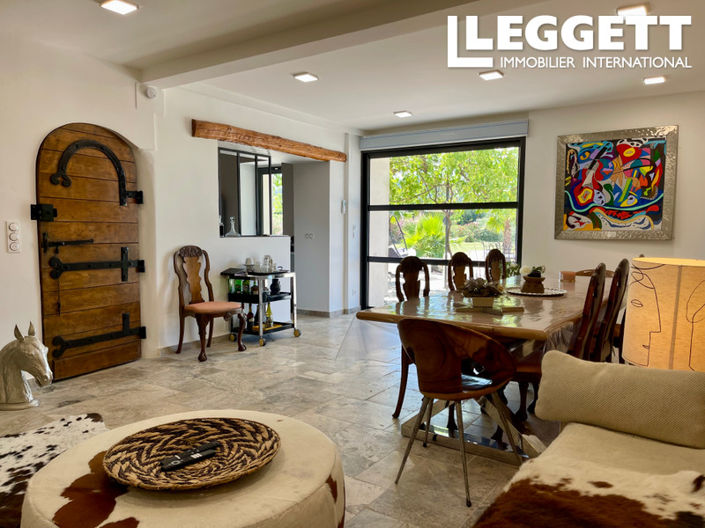 Image No.9-6 Bed House for sale