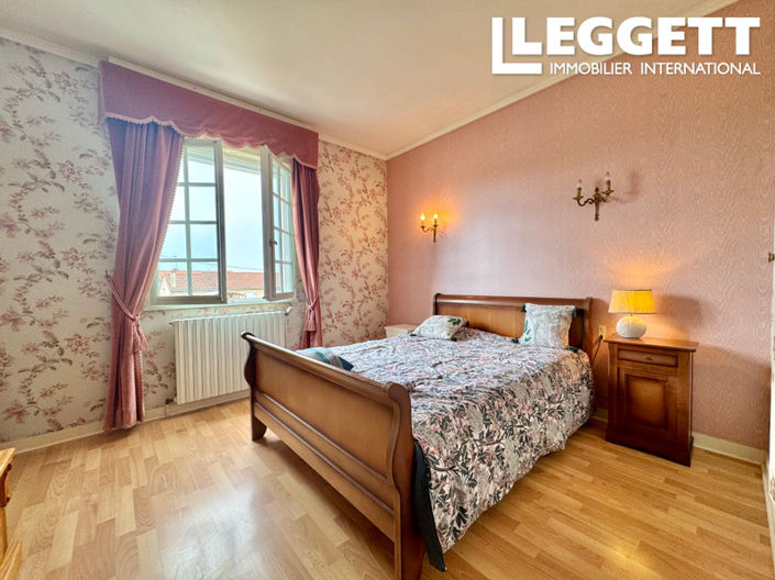 Image No.5-6 Bed House for sale