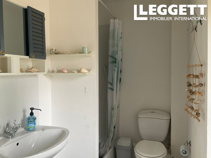 Image No.8-2 Bed House for sale