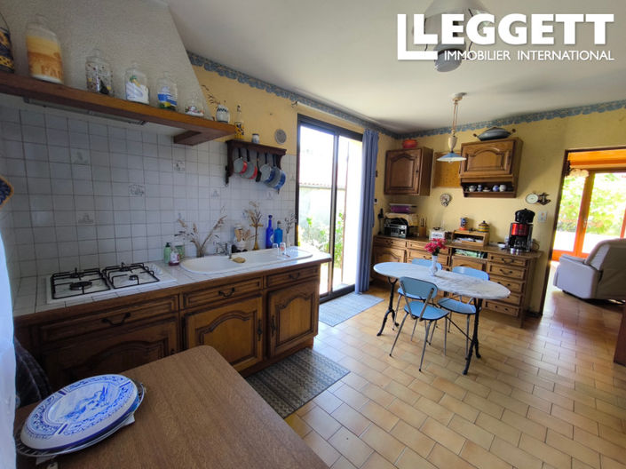 Image No.5-5 Bed House for sale