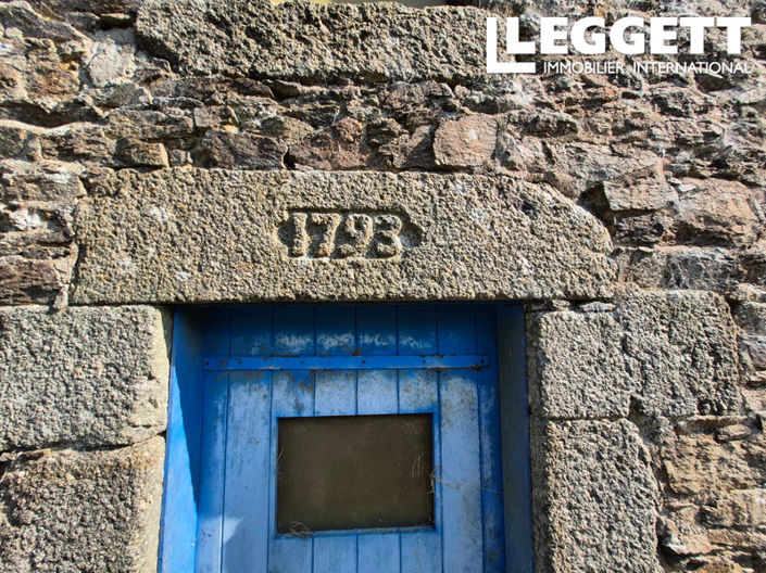 Image No.8-6 Bed House for sale