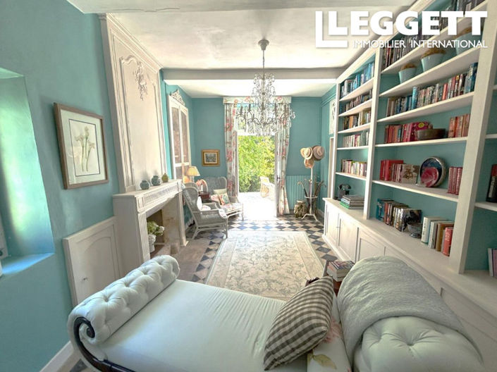 Image No.5-9 Bed House for sale